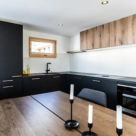 Haus Derby, West