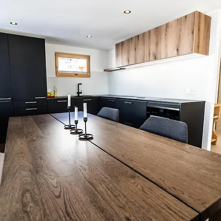 Haus Derby, West